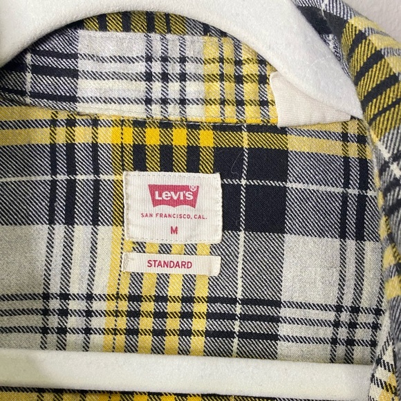Levi’s Men’s Yellow & Black Plaid Flannel Button-Up Shirt (M) - Picture 2 of 3